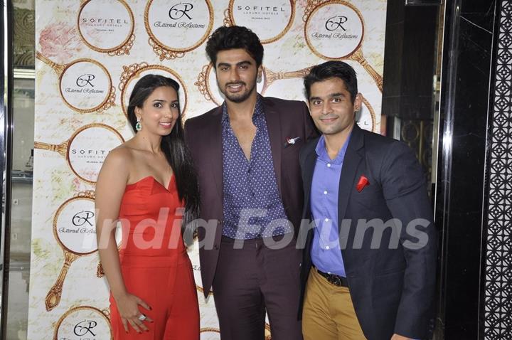 Arjun Kapoor with the representatives of Eternal Reflections