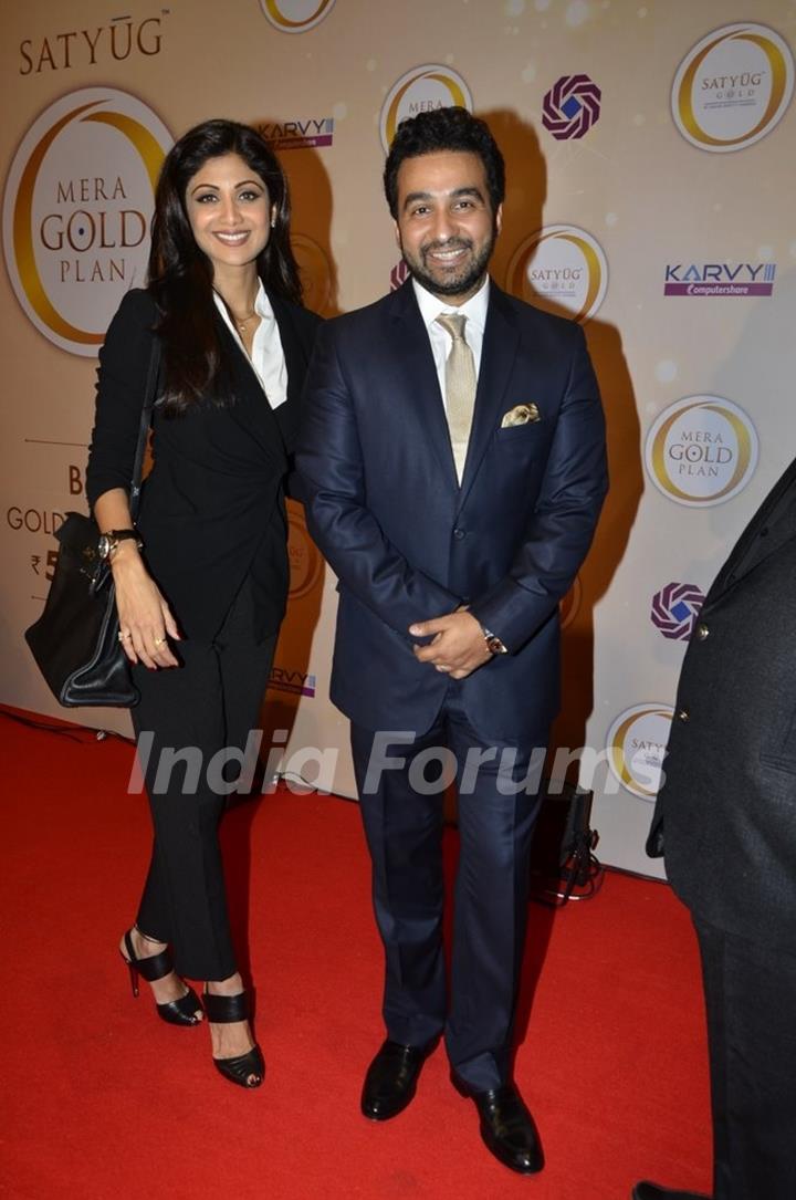 Shilpa Shetty and Raj Kundra at the  Launch of Satyug Gold