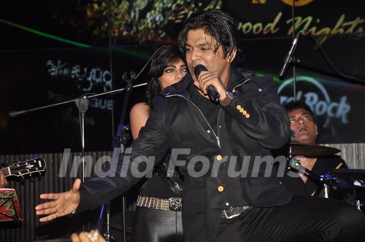 Ankit Tiwari performs at his Live Concert at Hard Rock Cafe