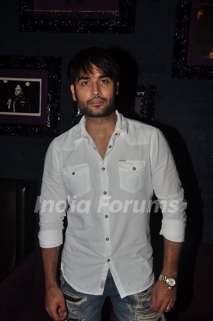 Vivian Dsena at Ankit Tiwari's Live Concert