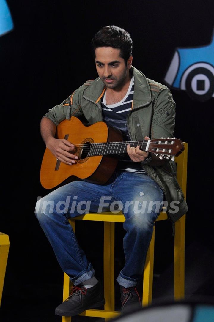 Ayushmann Khurrana performs on Captain Tiao