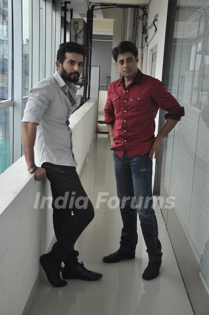 Jay Bhanushali and Sushant Singh chat during a Photo Shoot for Hate Story 2