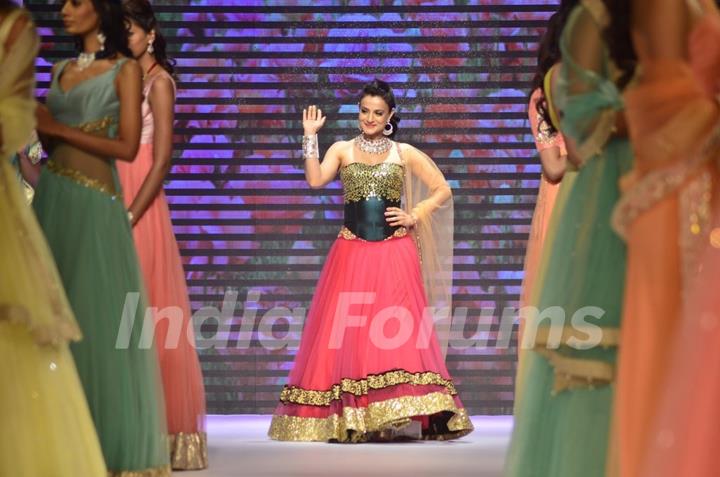 Ameesha Patel was at India International Jewellery Week (IIJW) 2014 - Day 1