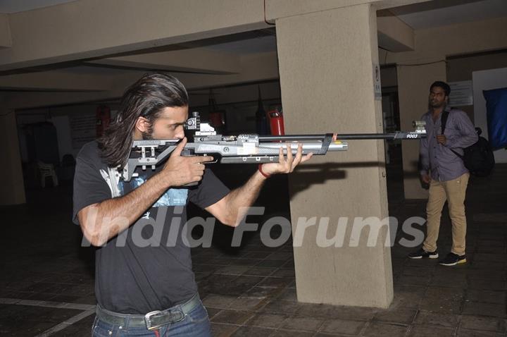 Akhil Kapur was seen posing with a fake gun at the Promotions of Desi Kattey