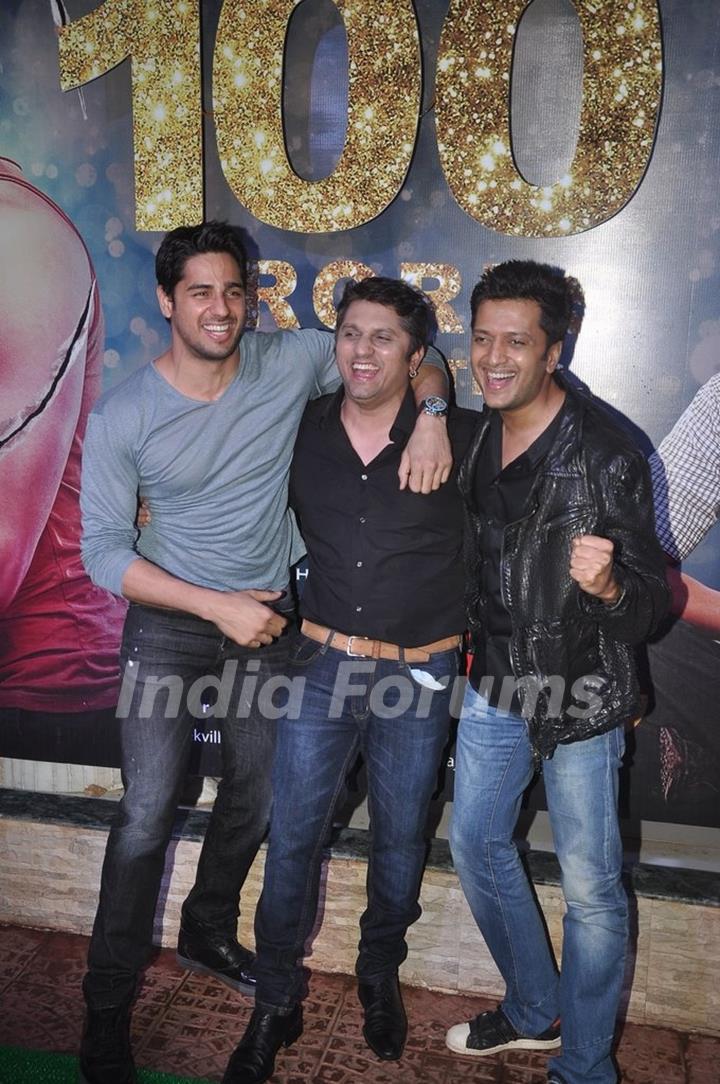 Sidharth, Mohit and Riteish pose for the camera at the Success Bash of Ek Villain