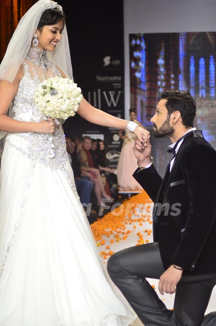 India International Jewellery Week (IIJW) 2014 showcases a Christian Wedding