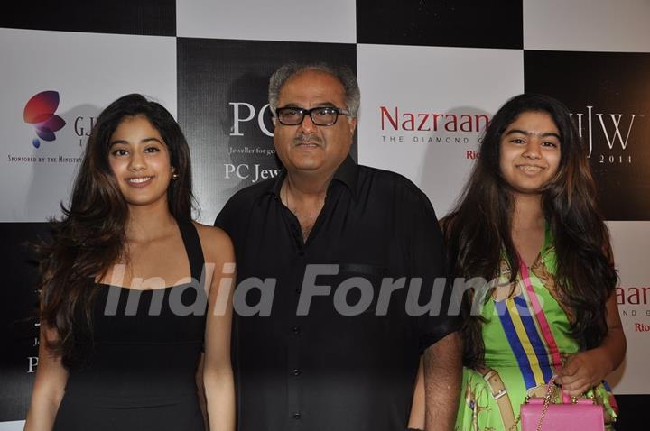 Boney Kapoor with his daughters were at the India International Jewellery Week (IIJW) 2014 - Day 3