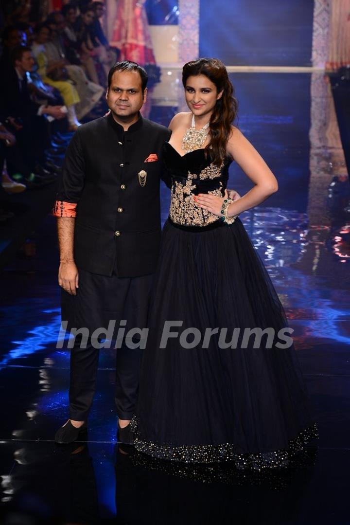 Parineeti Chopra was at the India International Jewellery Week (IIJW) 2014 - Day 3