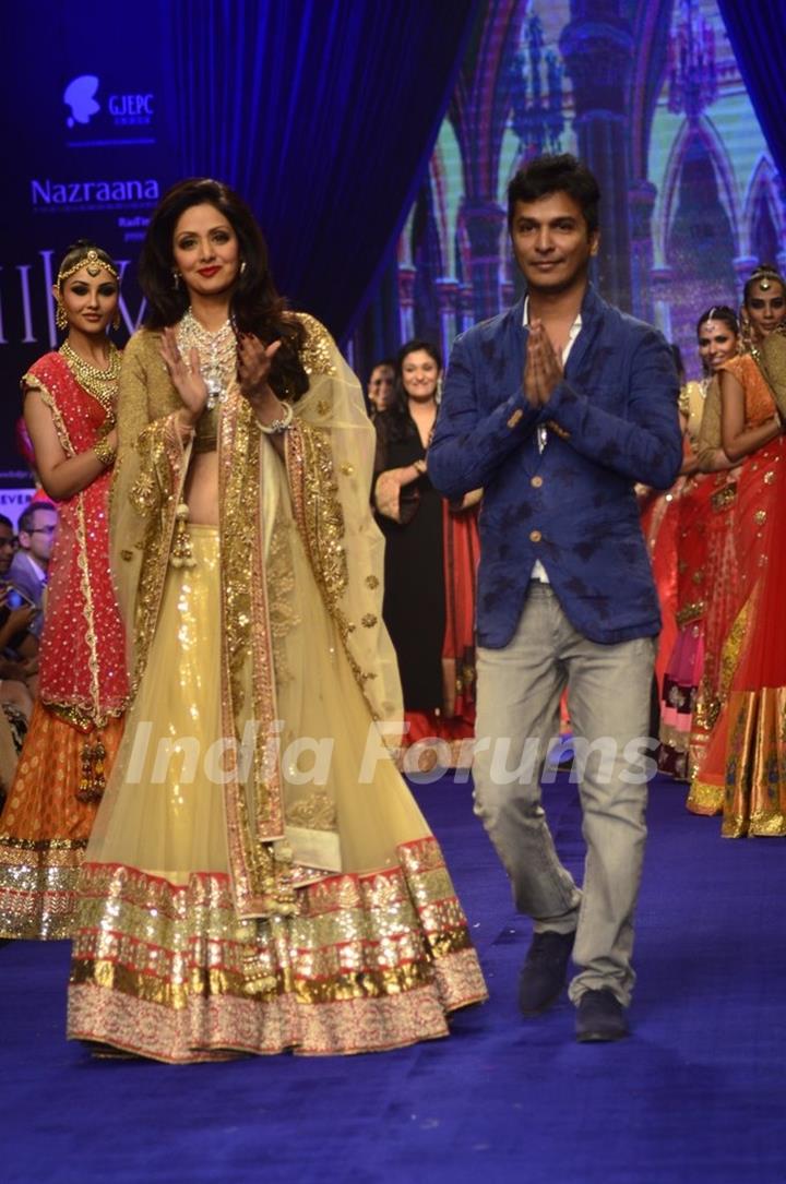 Sridevi with Vikram Phadnis at the India International Jewellery Week (IIJW) 2014 - Day 3