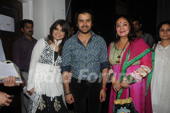 Jaspinder Narula with Javed Ali and a friend at Rehmatein