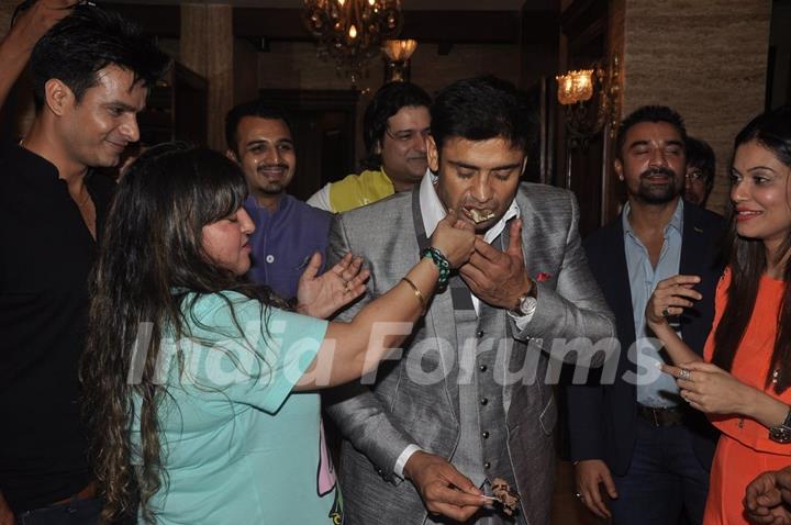 Dolly Bindra feeding Birthday Cake to Sangram