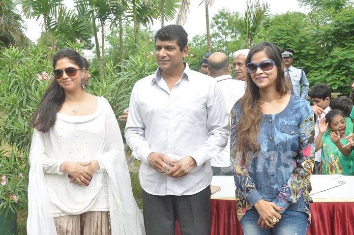 Kavita Kaushik and Tanisha Singh with MLA Aslam Shaikh at the Tree Plantation Drive