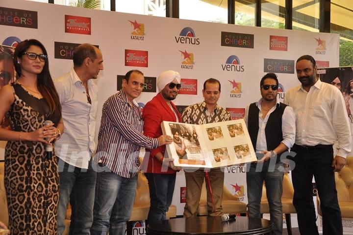 Mika at the Launch of DJ Dilbagh Singh's Album