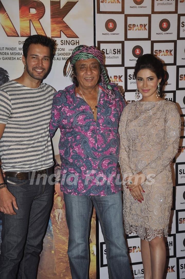 Rajneesh and Mansha poses with Ranjeet at the Trailer Launch of Spark