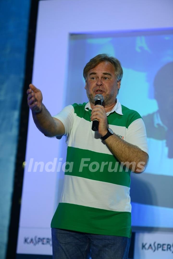 Eugene Kaspersky addressing the children at the Launch of Kaspersky Kids Awareness Program