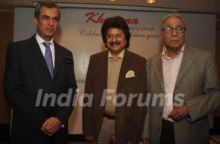 Pankaj Udhas poses with Mr. Y.K. Sapru and Mr. Devendra  Bharma