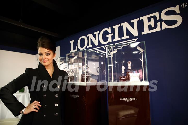 Aishwarya Rai Bachchan poses with the Watch Designs at the Opening Ceremony of Glasgow 2014