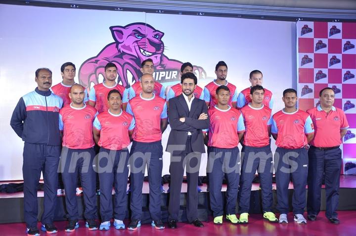 Abhishek Bachchan poses with his Kabbadi Team