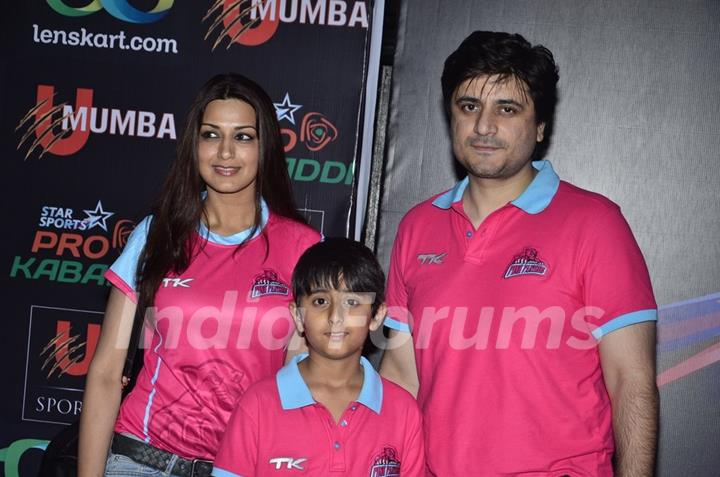 Sonali Bendre with Goldie Behl at Pro Kabbadi League