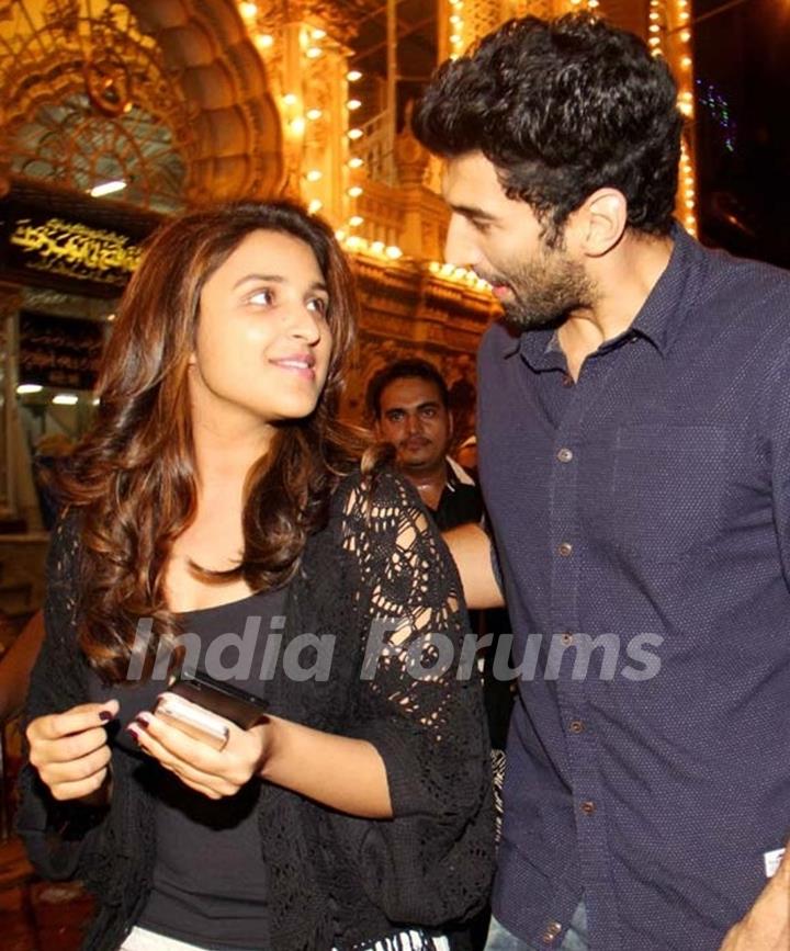 Aditya Roy Kapur and Parineeti Chopra visit Mohammed Ali Road