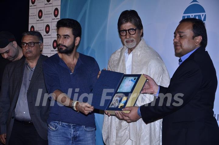 Big B launches Shekhar Ravjiani's Hanuman Chalisa Album