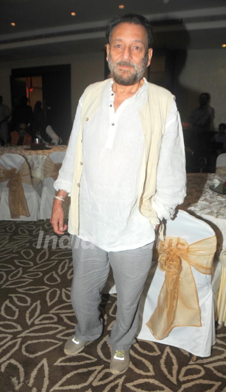 Shekhar Kapoor poses for the media at Anup Jalota's Birthday Celebration