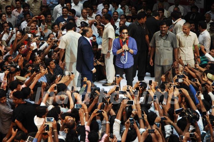 Sachin Tendulkar addresses the gathering at the Inauguration PVP Mall