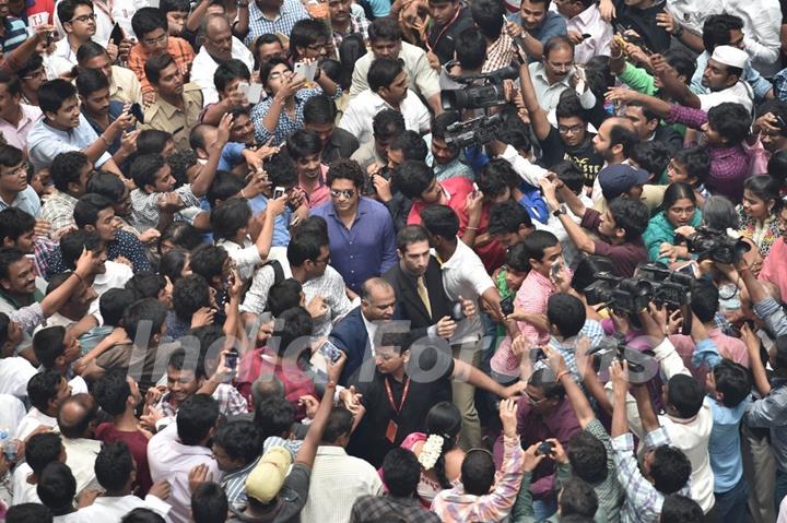 The crowd cheers for Sachin Tendulkar at the Inauguration PVP Mall