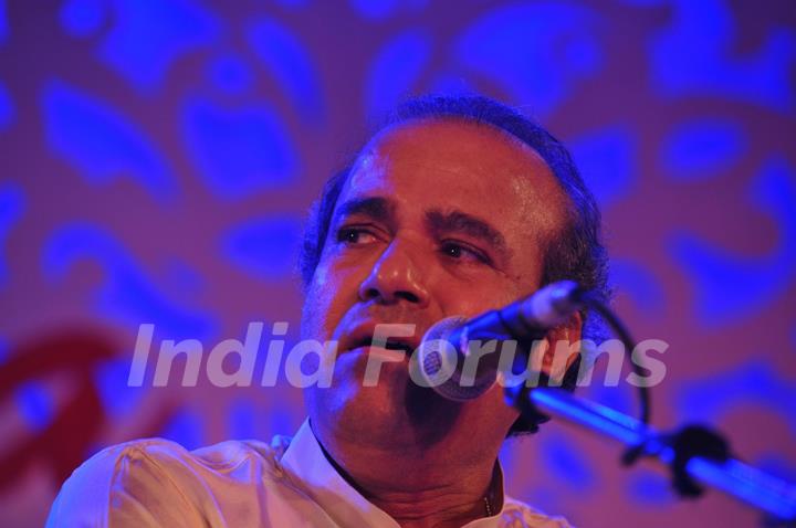 Suresh Wadkar performs at Khazana Ghazal Festival