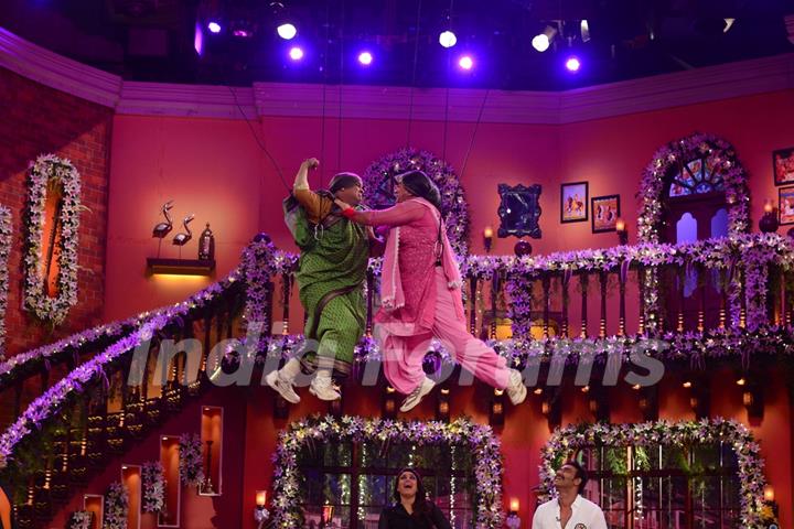 Dadi and Pankhudi get into an air-fight on CNWK