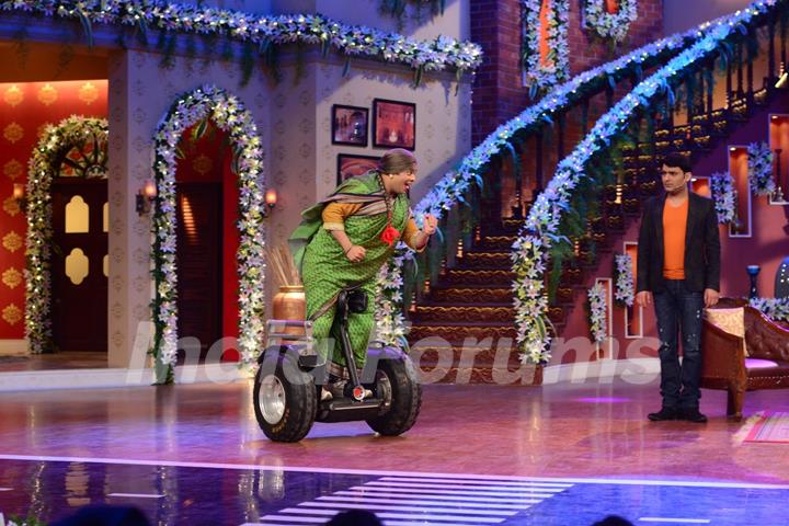 Kiku Sharda does a stunt on segway scooter on CNWK