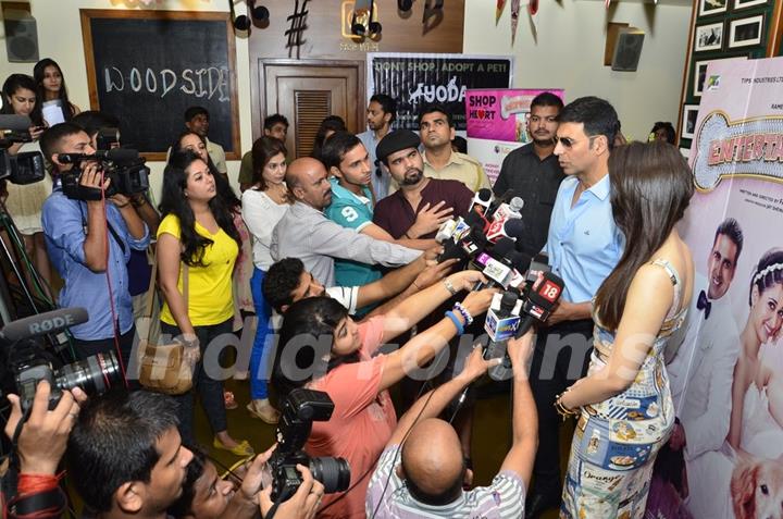 Akshay Kumar and Tammanah were seen addressing the media