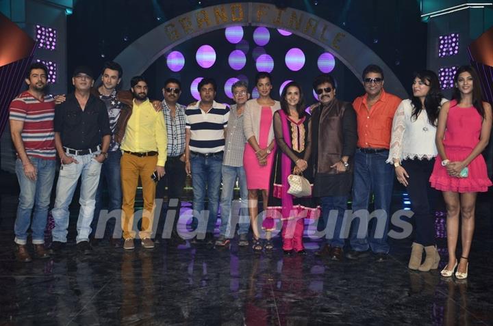 Cast and Crew of Ishq ne Krazzy Kiya Re at the Promotional Event