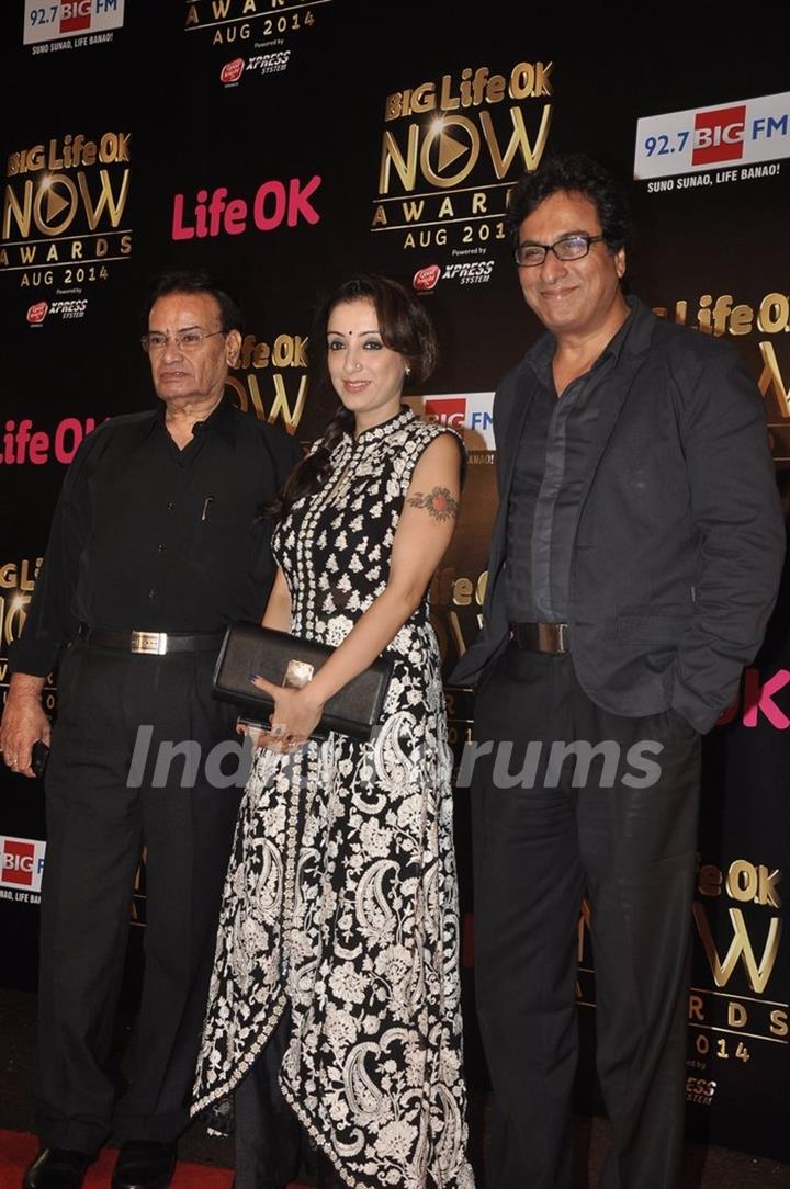 Madhurima Nigam with Talat Aziz at the Life Ok Now Awards
