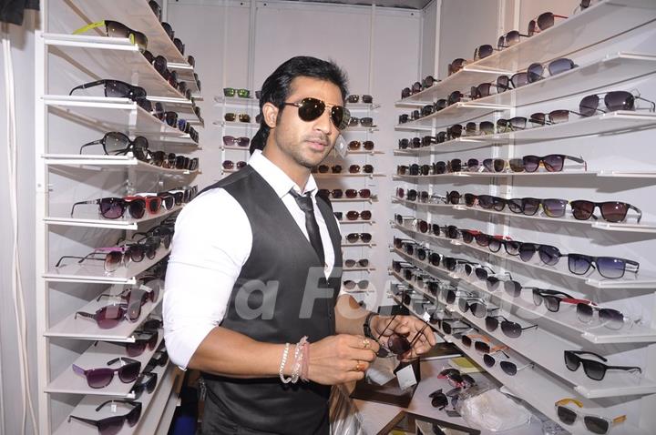 Mohammad Nazim was seen trying out on various shades at Parikrama Fashion Exhibition