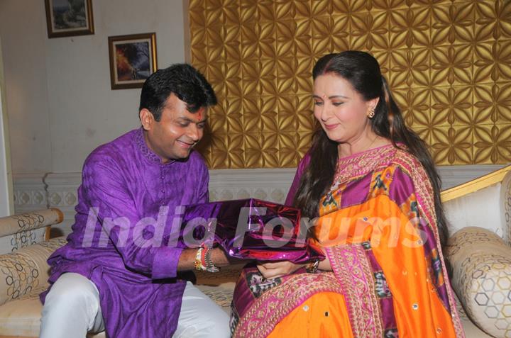 Aneel Murarka gives his sister Poonam Dhillon at gift for Raksha Bandhan