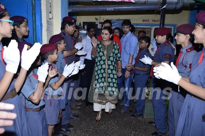 Rani Mukherjee was seen waving to the students at the Promotion of Mardaani at a Local School