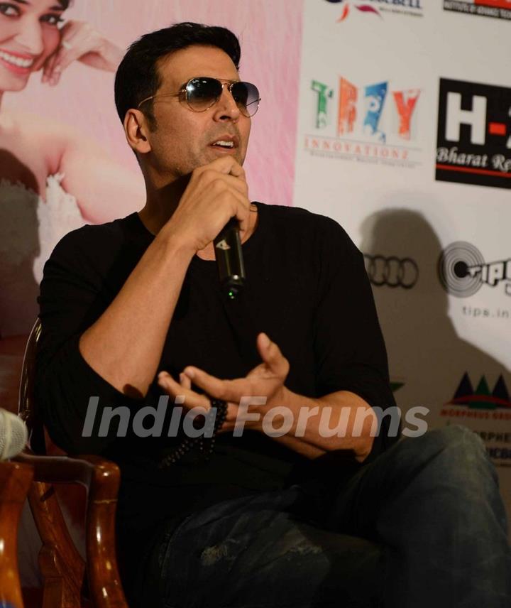 Akshay Kumar was seen interacting with the audience at the Promotion of Entertainment in Delhi