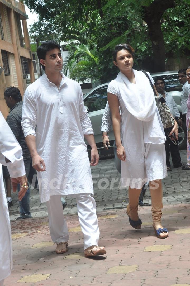 Gautam Rode and Aashka Goradia were at the funeral of Dharmesh Tiwari