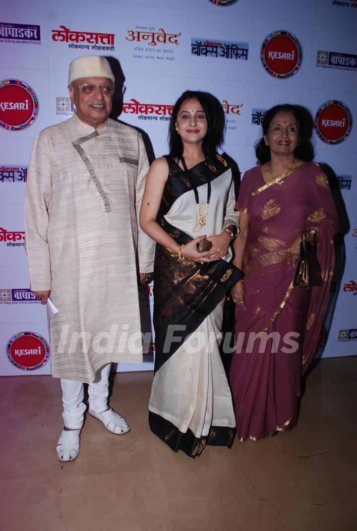 Mrinal Kulkarni with guests at the Premier of Marathi Movie Ram Madhav