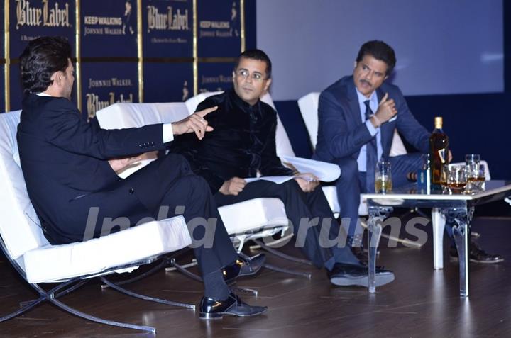 Irrfan Khan was seen interacting with Chetan Bhagat and Anil Kapoor