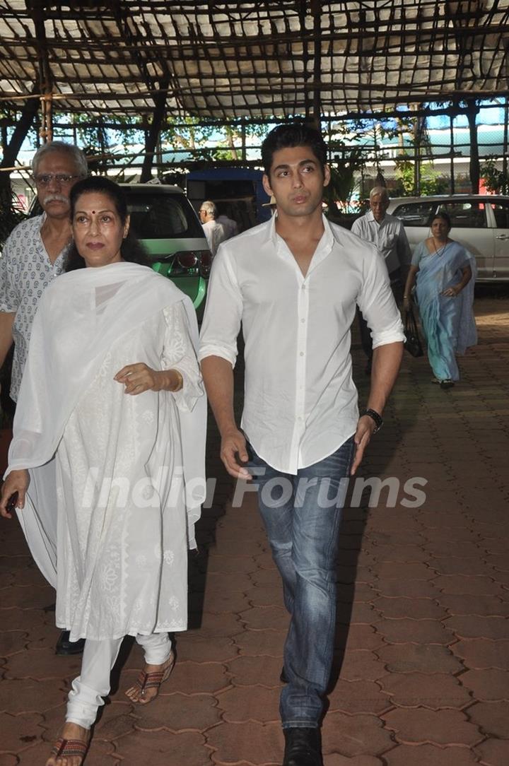 Ruslaan Mumtaz with his mother at the Memorial Service for Dharmesh Tiwari