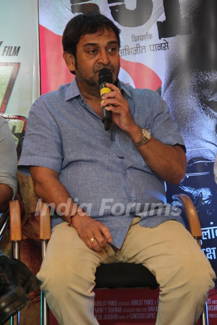Mahesh Manjrekar addresses the audience at the Promotions of Marathi Film Rege
