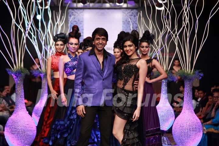 Adah Sharma walks the ramp with designer Ramesh Dembla at Bangalore Fashion Week Day 3