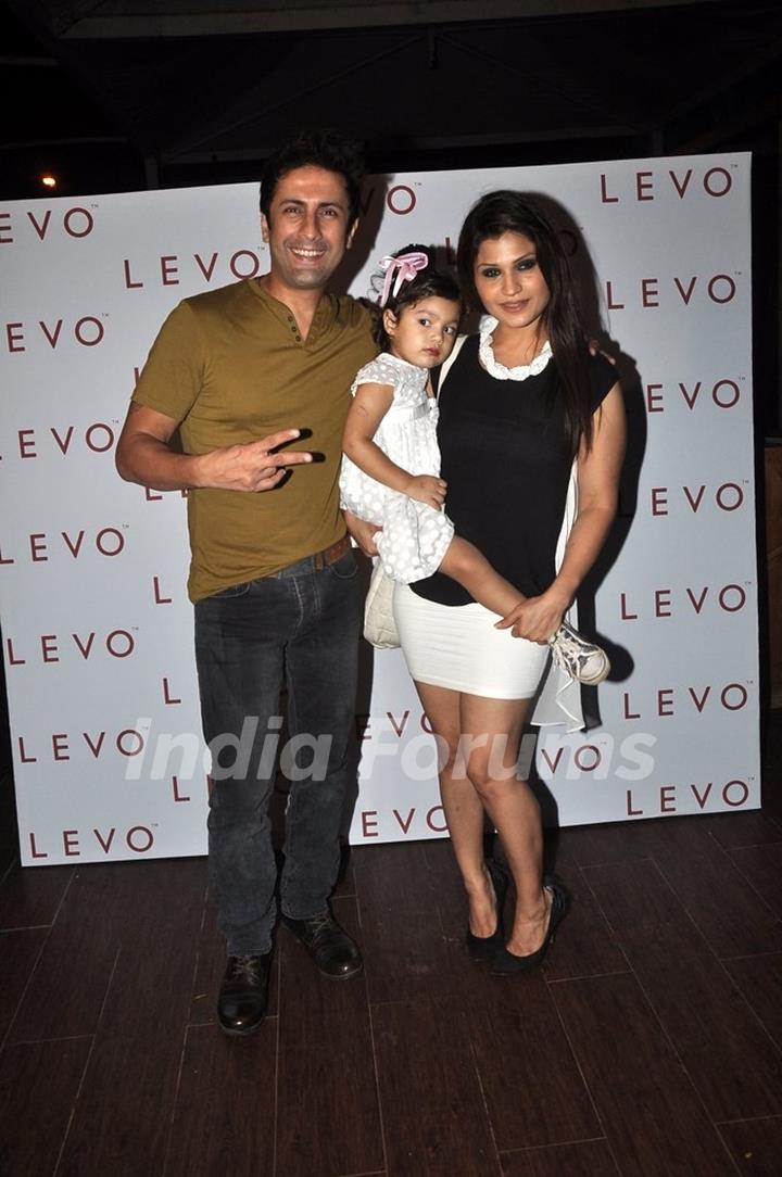 Kiran Janjani with wife Ritu and daughter at Melissa Pais Birthday Bash