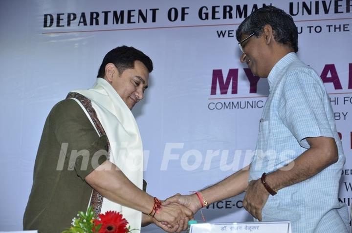 Aamir Khan felicitated at the Communicative Marathi Book Launch