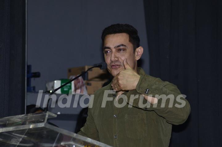 Aamir Khan addresses the gathering at the Communicative Marathi Book Launch