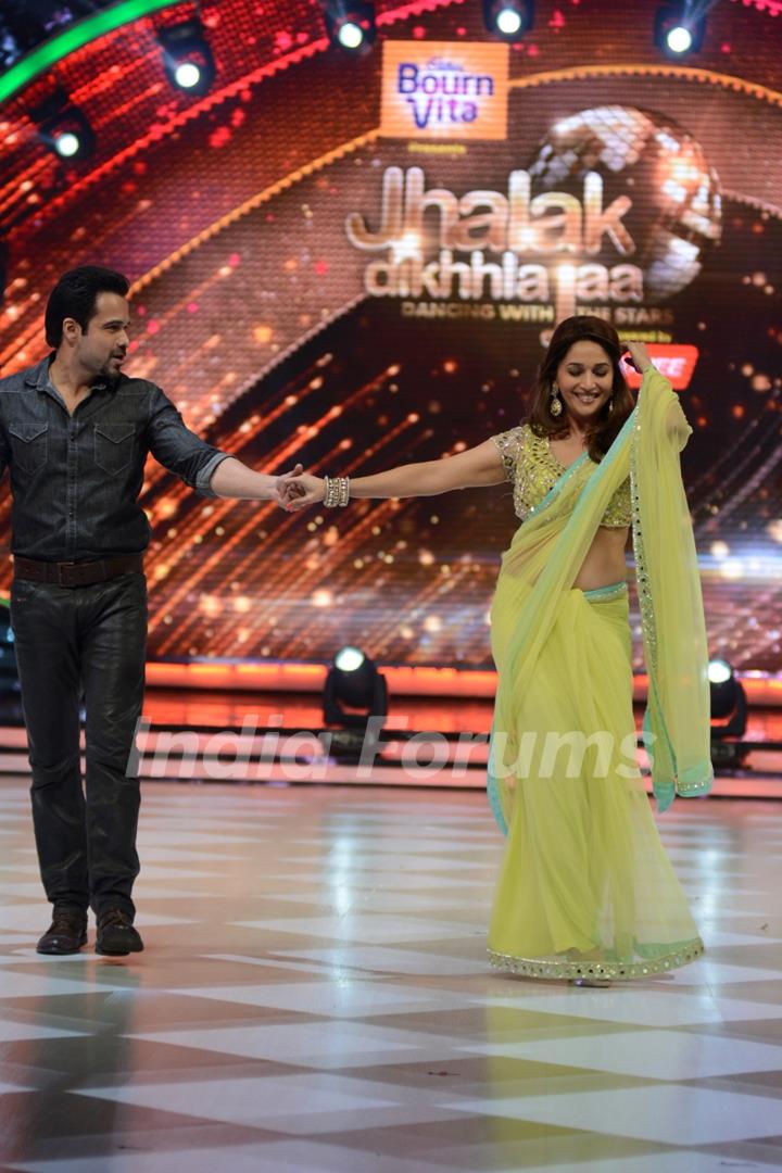 Emraan Hashmi performs with Madhuri Dixit at the Promotion of Raja Natwarlal on Jhalak Dikhla Jaa