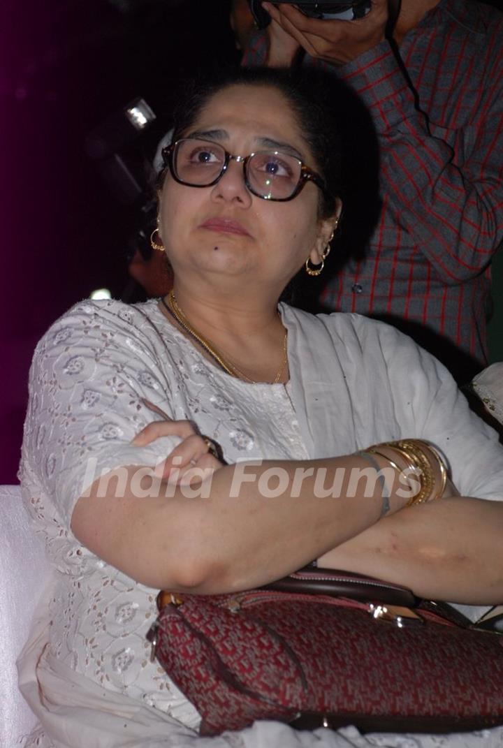 Shagufta Ali was seen teary eyes at the Prayer Meet