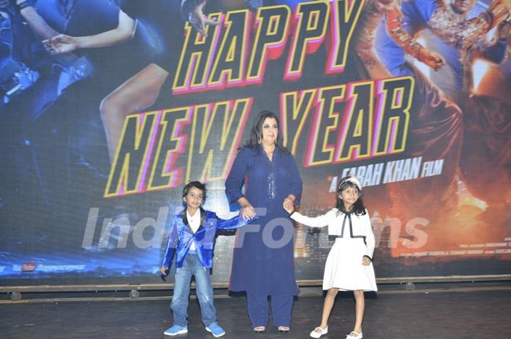 Farah Khan with her Children at the Trailer Launch of Happy New Year